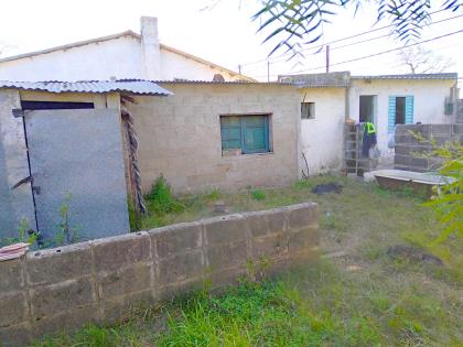 VENDO CASA CON GRAN TERRENO